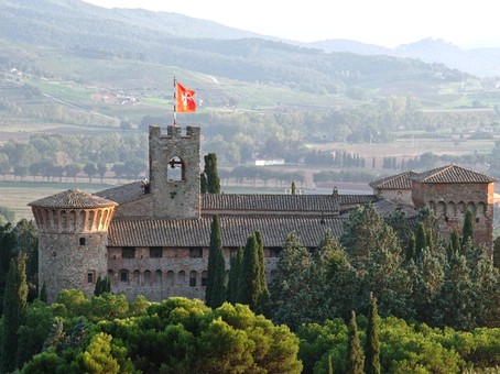 tourist guide castiglione lago